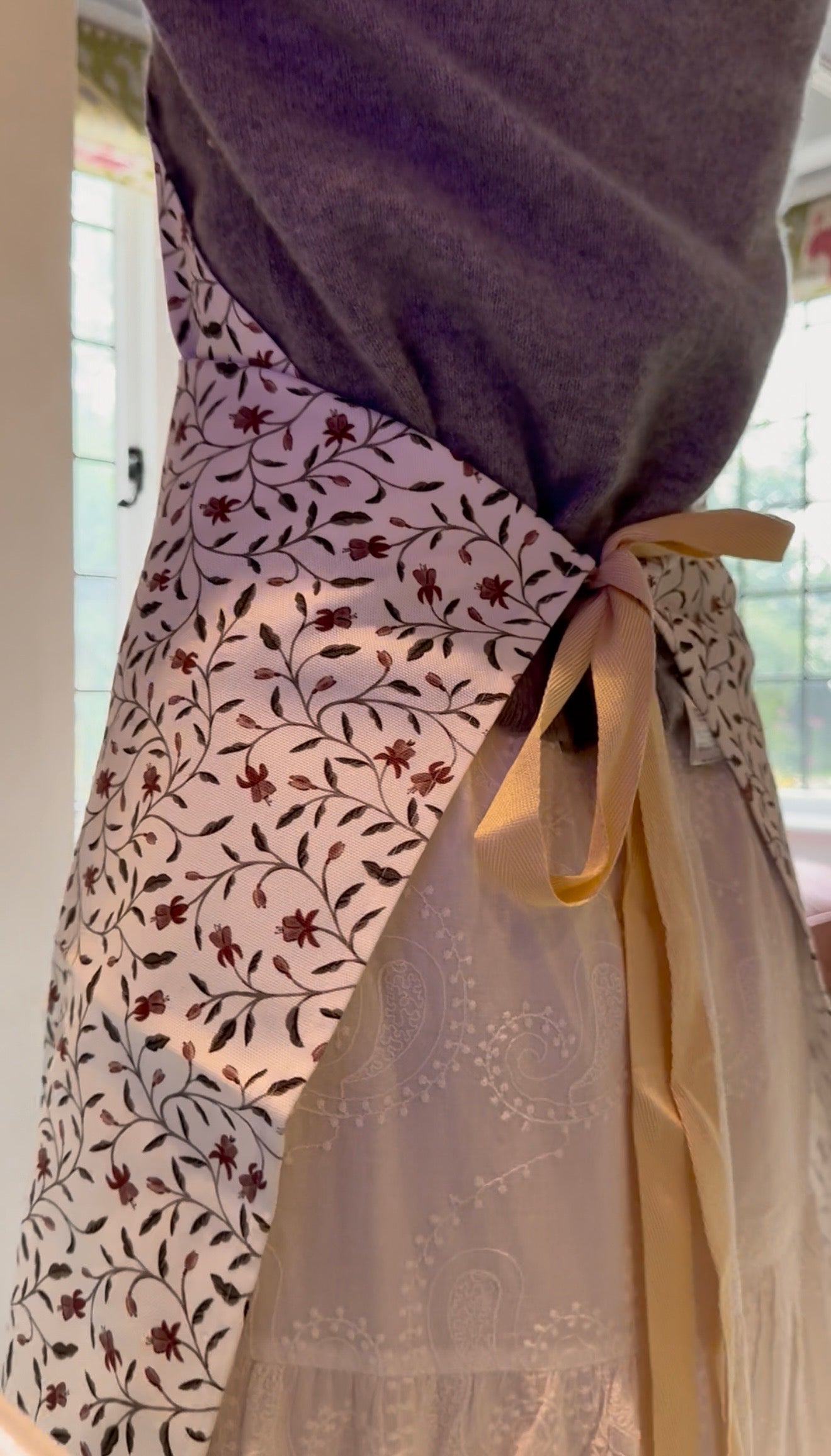 Fuchsia apron
