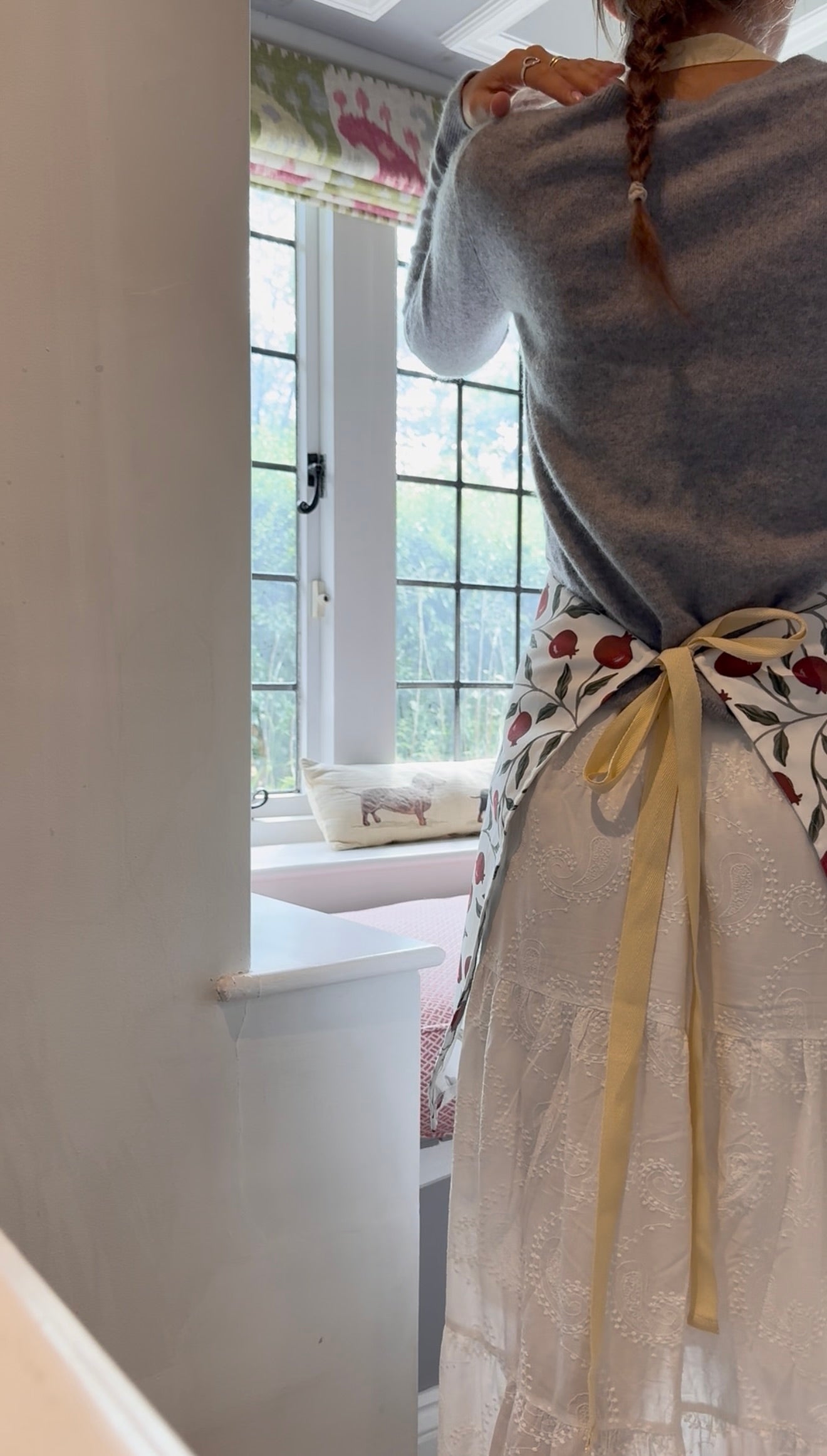 Pomegranate apron